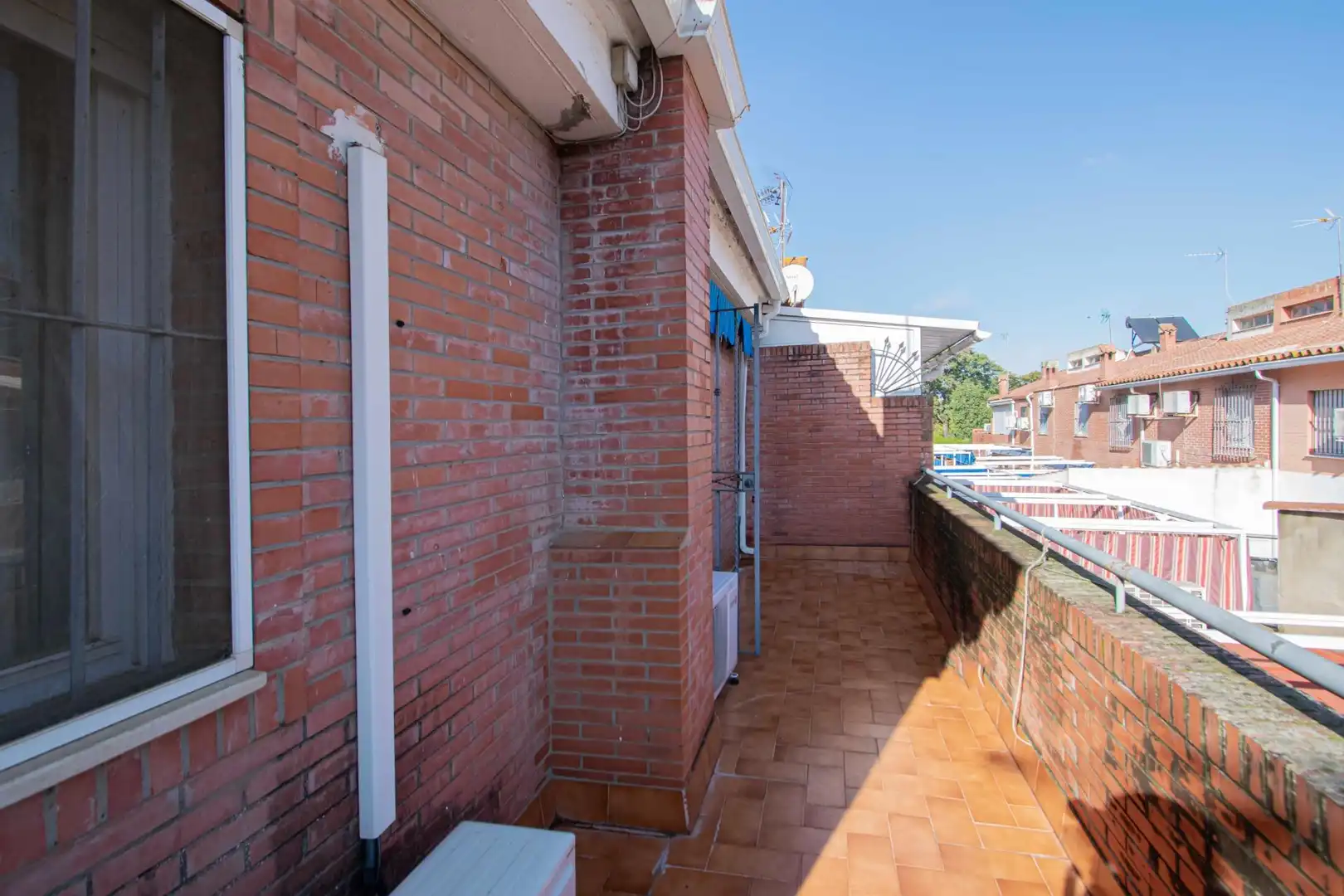 Terrassa de Casa adosada en venda en Sevilla amb Aire condicionat, Calefacció i Jardí privat