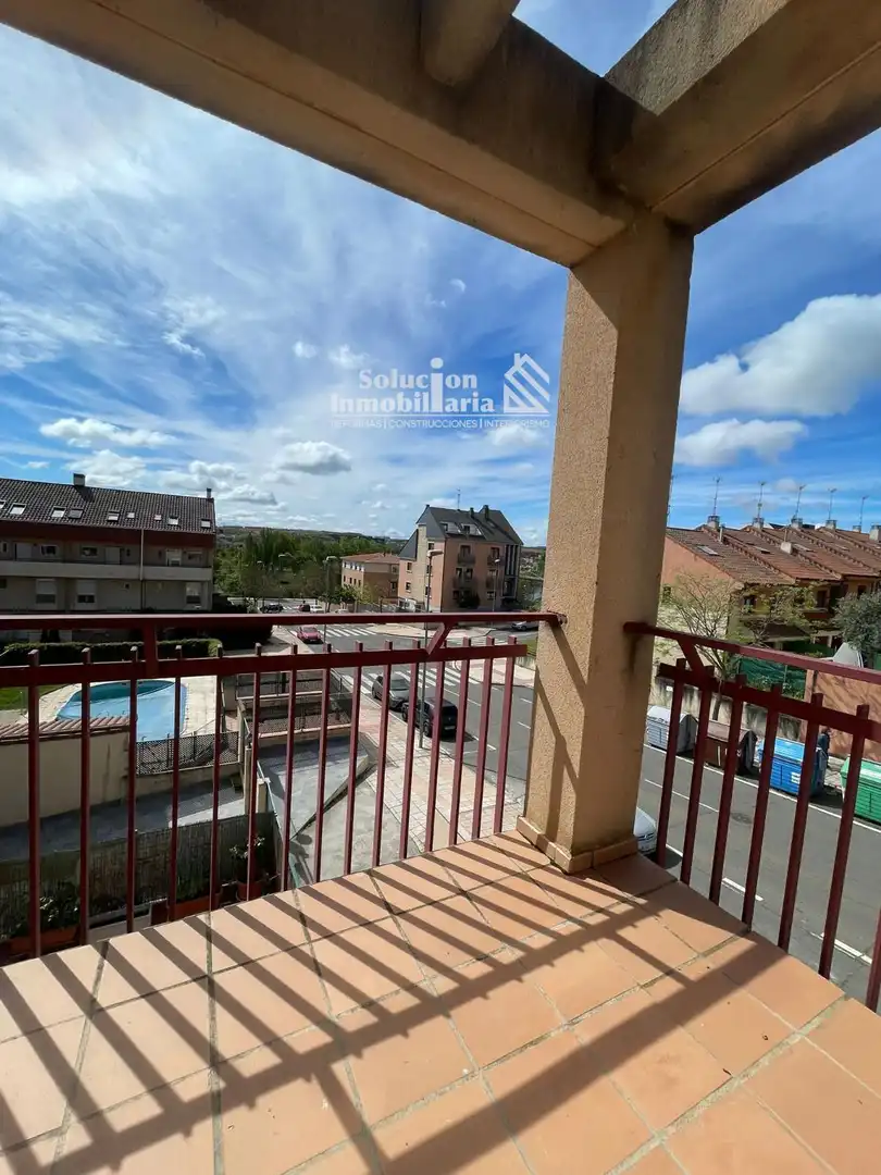 Vista exterior de Dúplex en venda en Salamanca amb Calefacció, Terrassa i Piscina