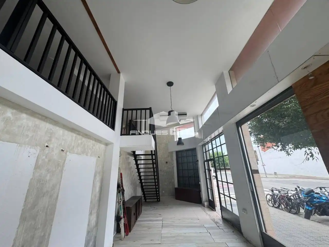 Business premises to rent in Avenida Hispanitat, imagen 3