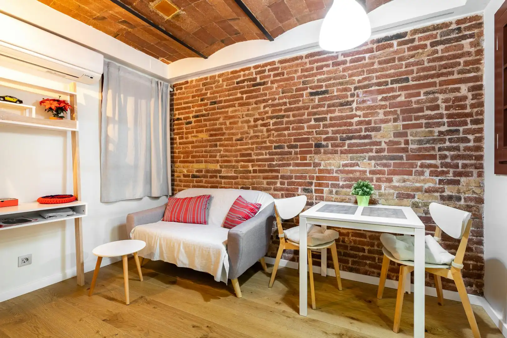 Sala de estar de Piso de alquiler en Barcelona con Aire acondicionado, Calefacción y Amueblado