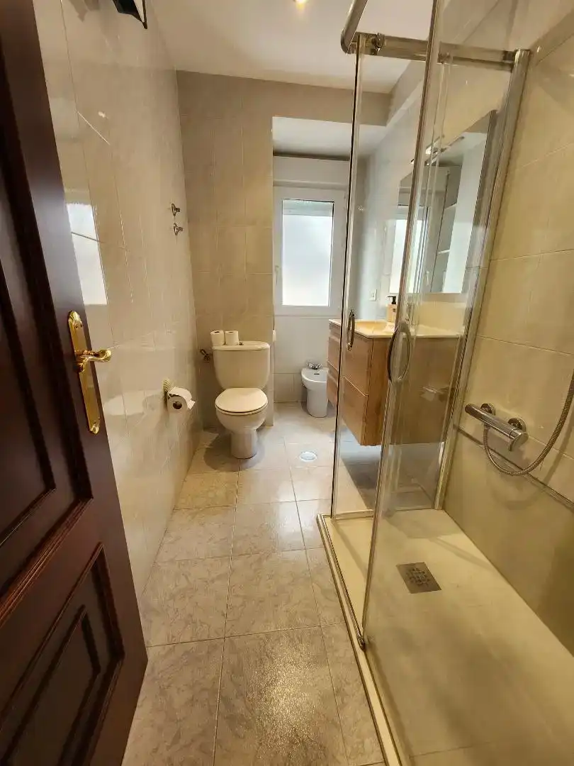 Badezimmer von Wohnung zur Miete in Laxe