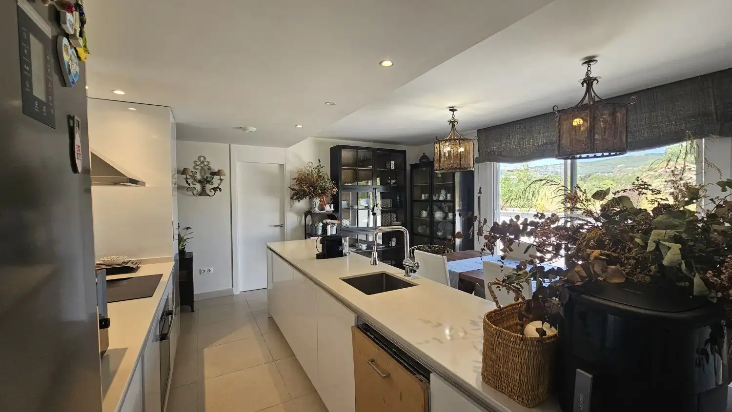 Cuina de Apartament de lloguer en Sotogrande amb Aire condicionat, Calefacció i Terrassa