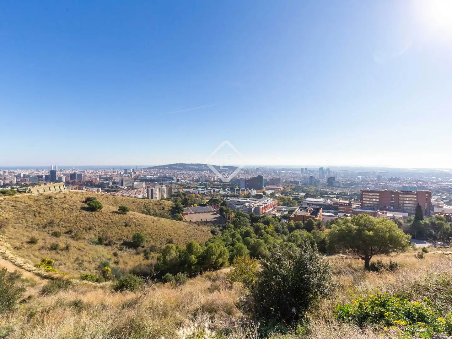 Vista exterior de Casa o xalet en venda en Esplugues de Llobregat amb Aire condicionat, Calefacció i Parquet