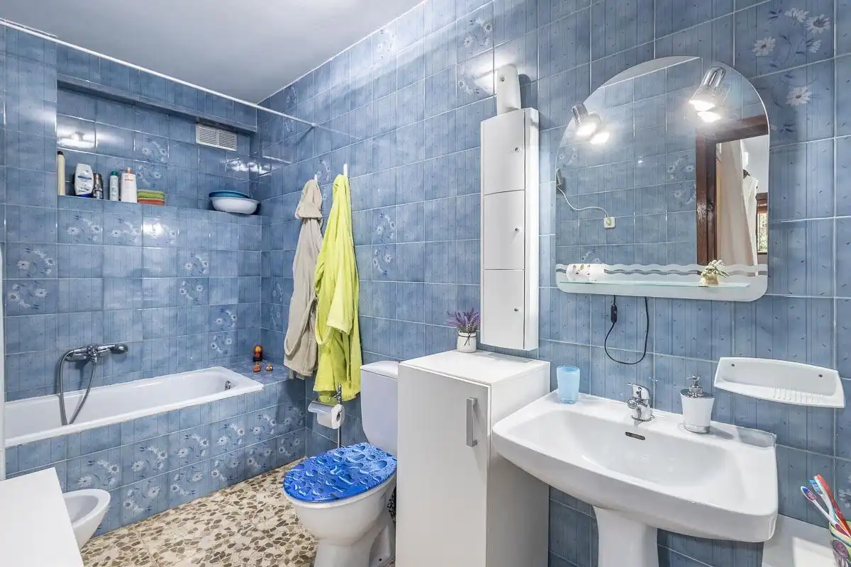 Baño de Casa o chalet en venta en Las Gabias con Jardín privado, Terraza y Piscina