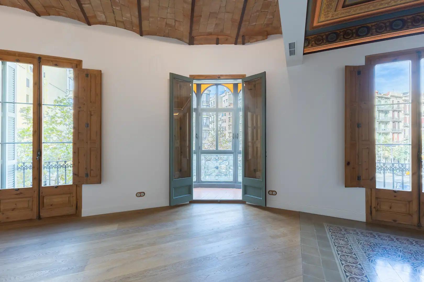 Wohnung zum Verkauf in Barcelona mit Klimaanlage, Heizung und Balkon