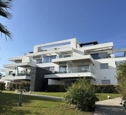 Piso en Venta en Benatalaya