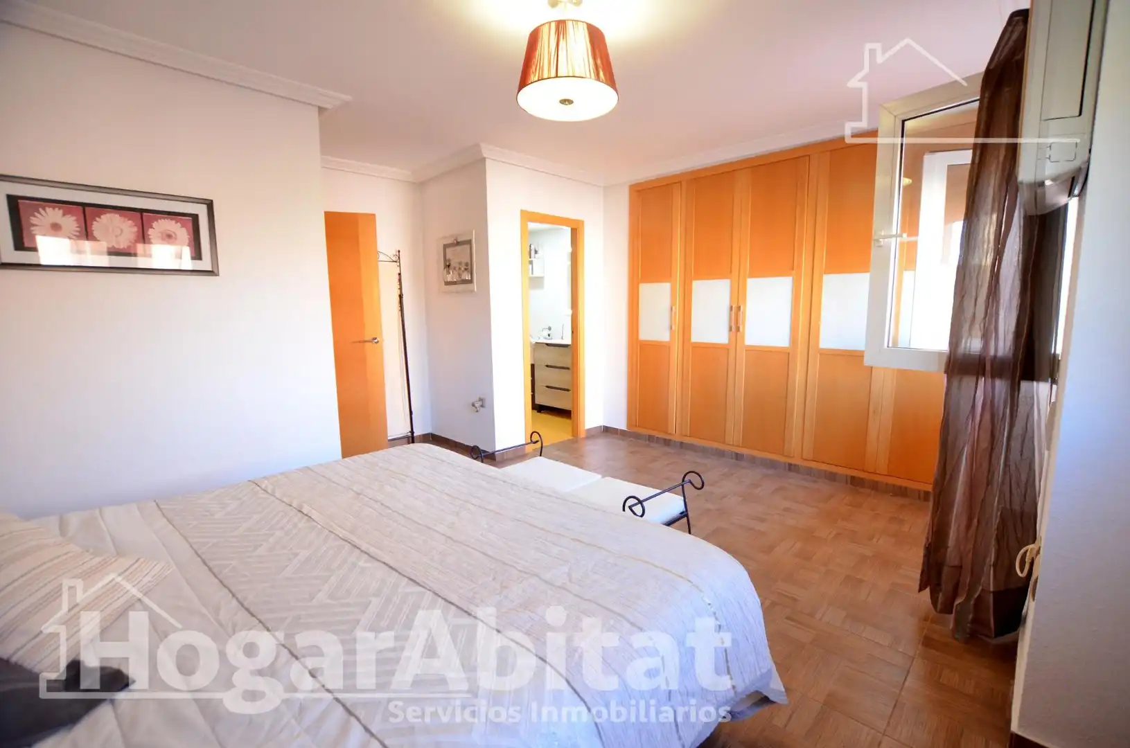 Dormitori de Casa adosada en venda en Alicante / Alacant amb Aire condicionat, Calefacció i Jardí privat
