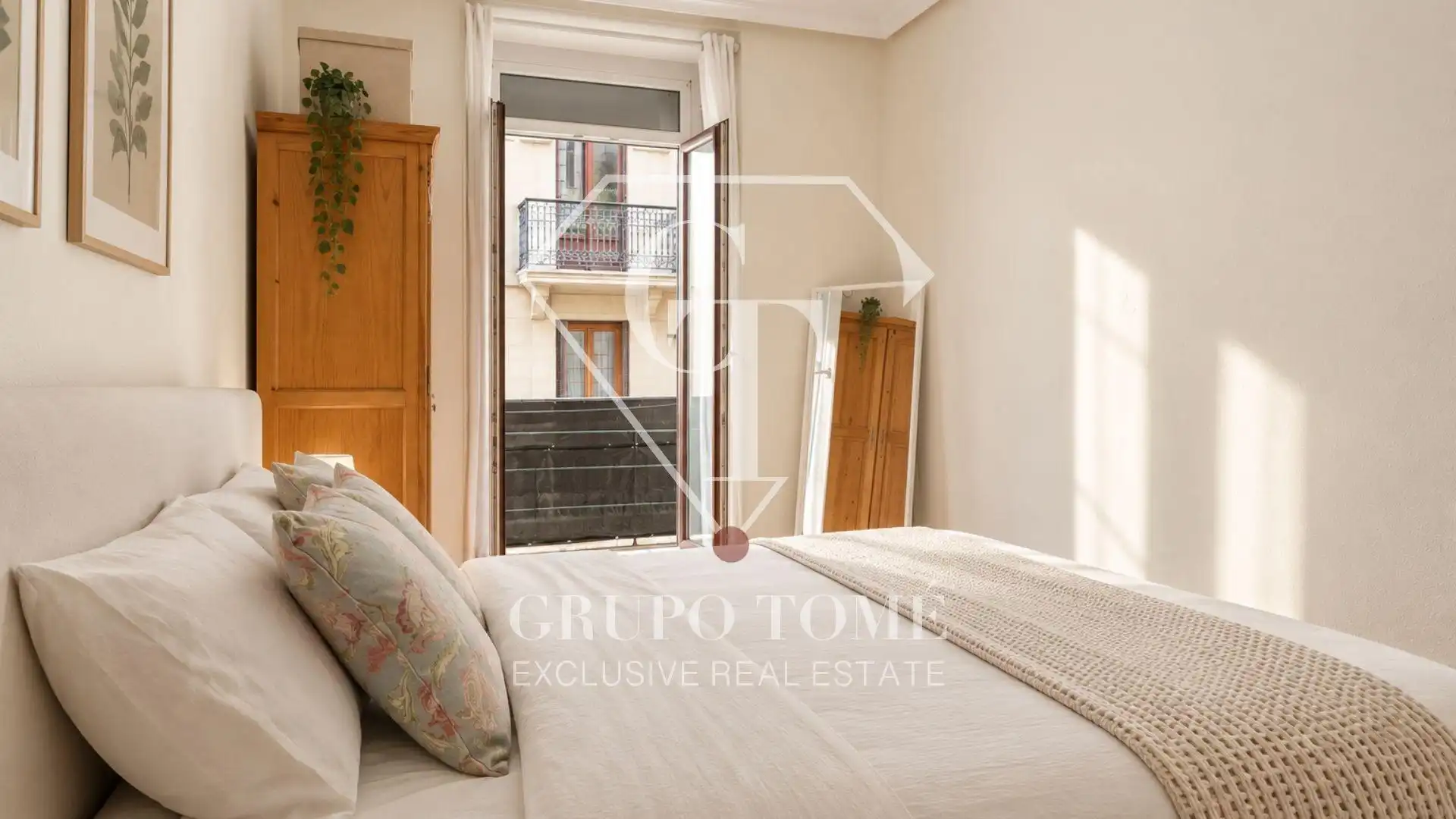 Habitación de Piso en venta en Donostia - San Sebastián  con Calefacción, Amueblado y Balcón