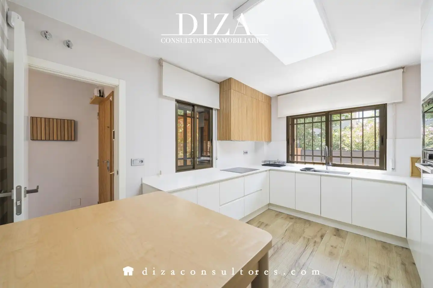 Kitchen of Houses for sale in Madrid  with Air Conditioner, Heating and Terrace