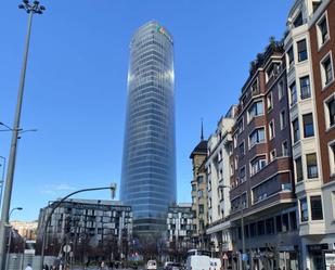 Vista exterior de Pis en venda en Bilbao  amb Calefacció, Terrassa i Traster