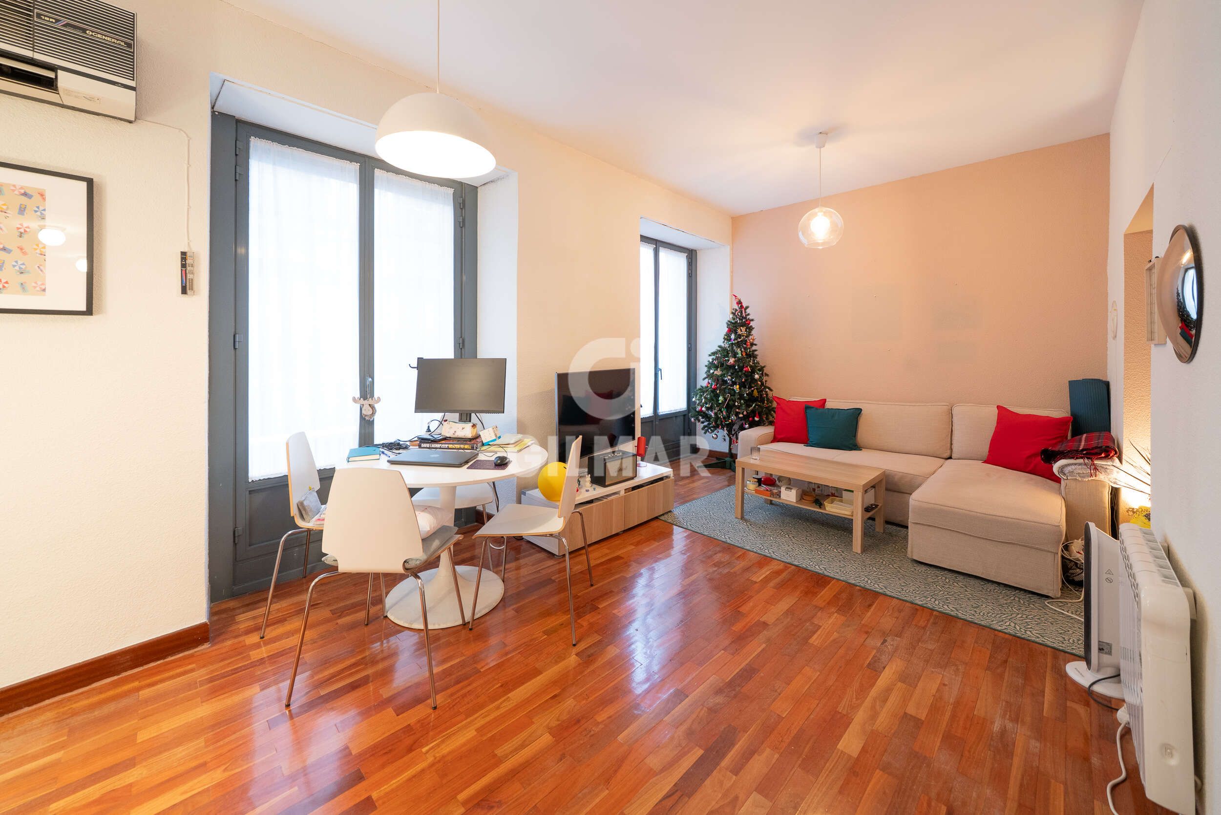Living room of Flat for sale in  Madrid Capital  with Heating