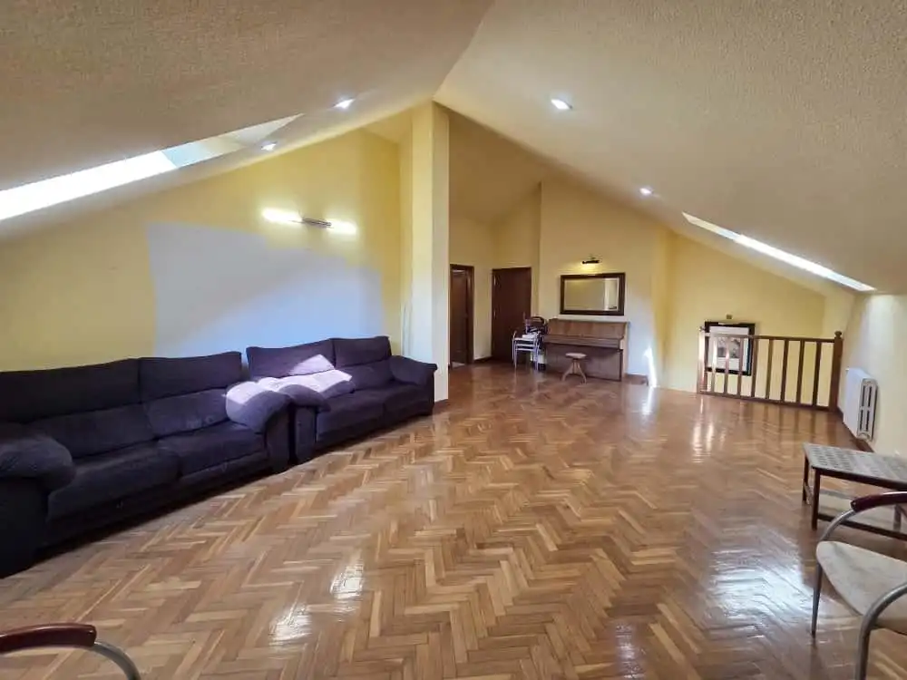 Sala d'estar de Dúplex en venda en Santander amb Calefacció, Jardí privat i Terrassa