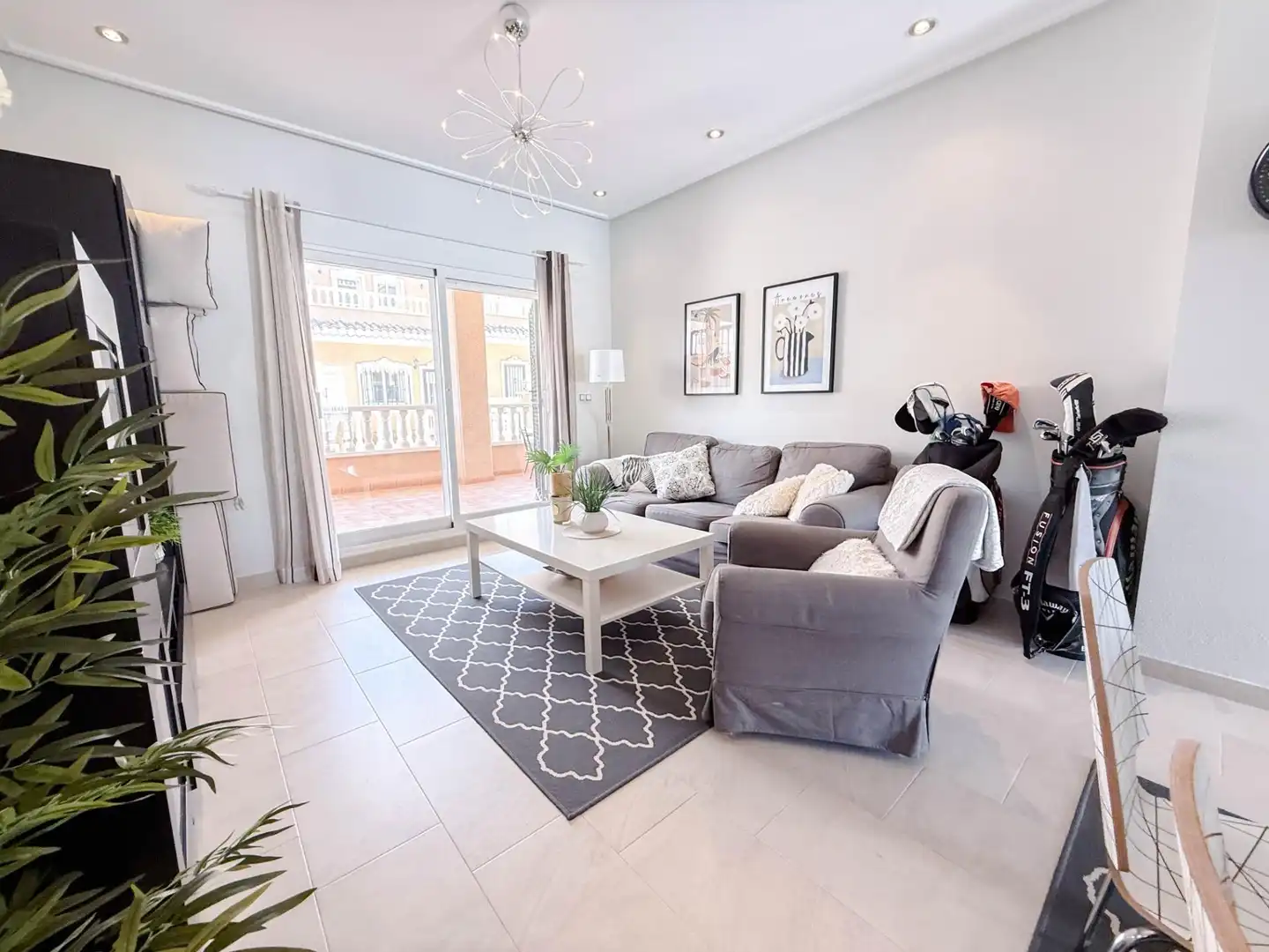Sala d'estar de Apartament en venda en Orihuela amb Aire condicionat, Jardí privat i Terrassa