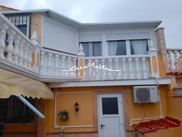 Casa adosada en Venta en Montebello - Nou Espai