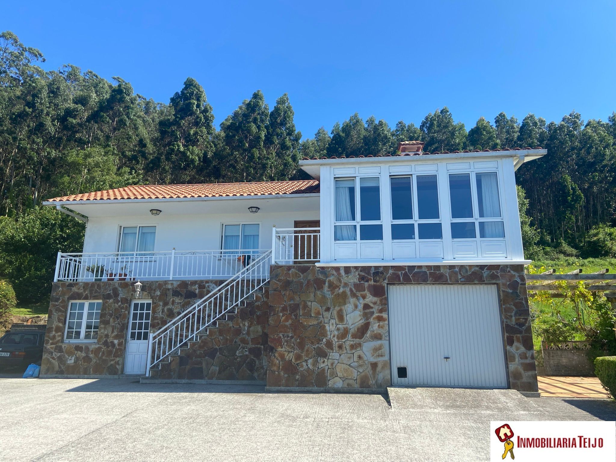 Vista exterior de Casa o xalet en venda en Cedeira amb Calefacció, Jardí privat i Terrassa