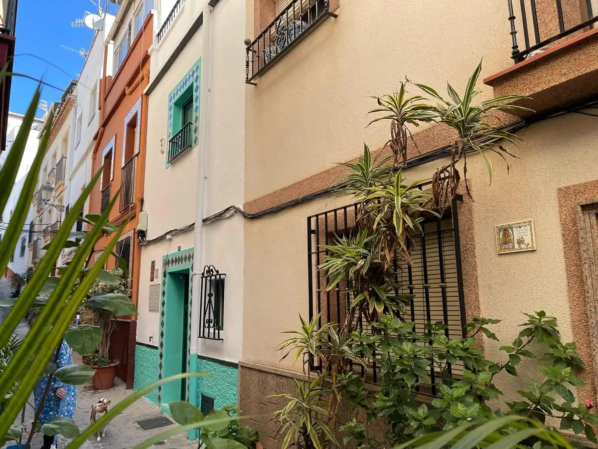 Vista exterior de Casa adosada en venda en Almuñécar amb Terrassa, Moblat i Microones