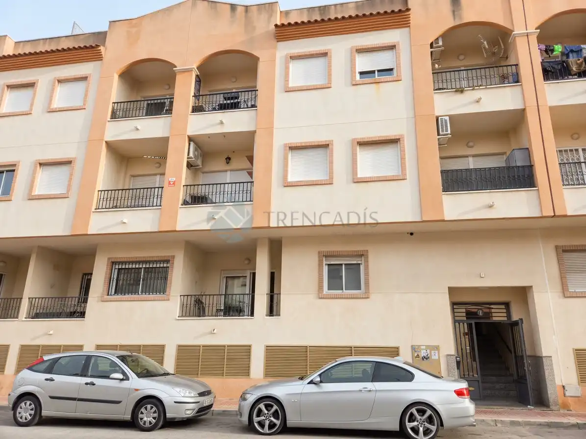 Vista exterior de Piso en venta en San Isidro