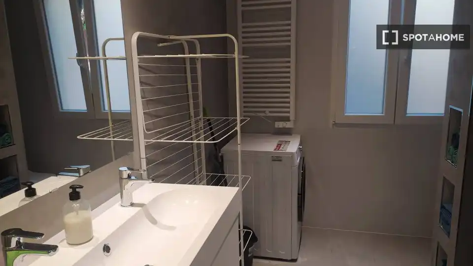 Baño de Apartamento para compartir en Valencia con Aire acondicionado, Terraza y Amueblado
