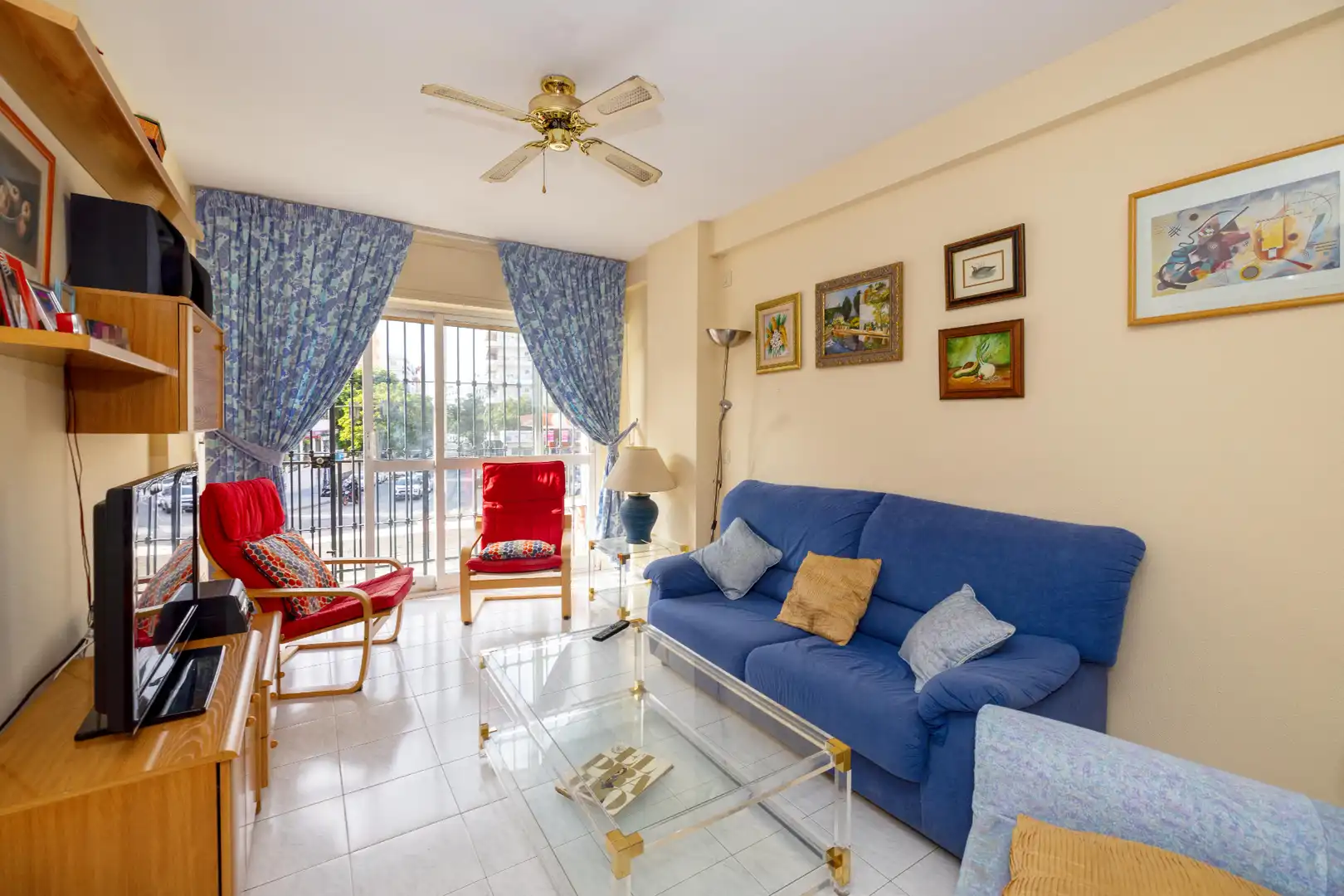 Living room of Flat for sale in Marbella  with Community pool