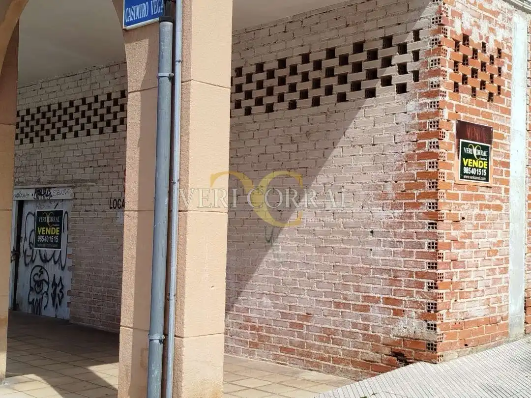 Local comercial en venta en Plaza de Casimiro Vega, imagen 3