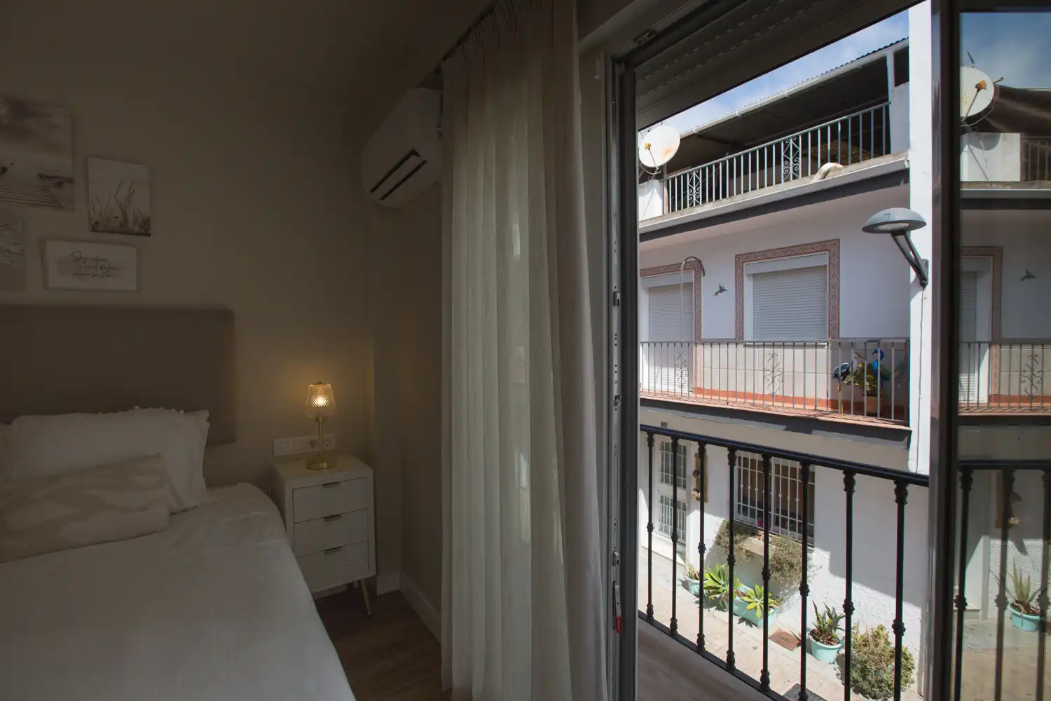Bedroom of Apartments for sale in Marbella  with Air Conditioner, Terrace and Furnished