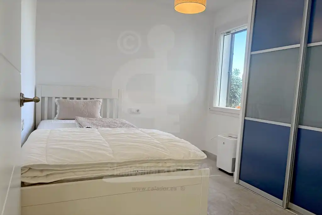 Schlafzimmer von Wohnungen zum Verkauf in Santanyí mit Klimaanlage, Privatgarten und Terrasse