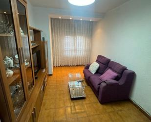 Living room of Flat for sale in  Zaragoza Capital  with Heating, Terrace and Furnished