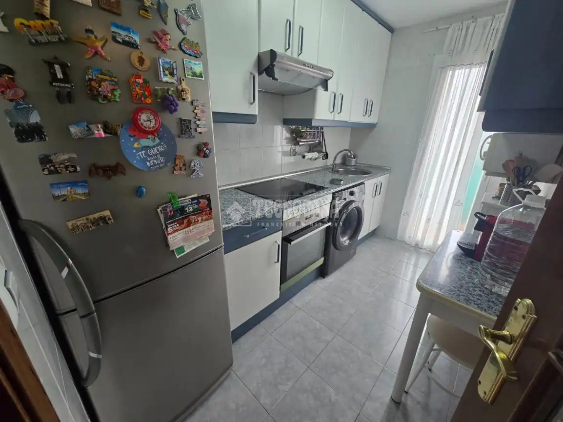 Cocina de Piso en venta en Alcorcón con Aire acondicionado, Terraza y Amueblado