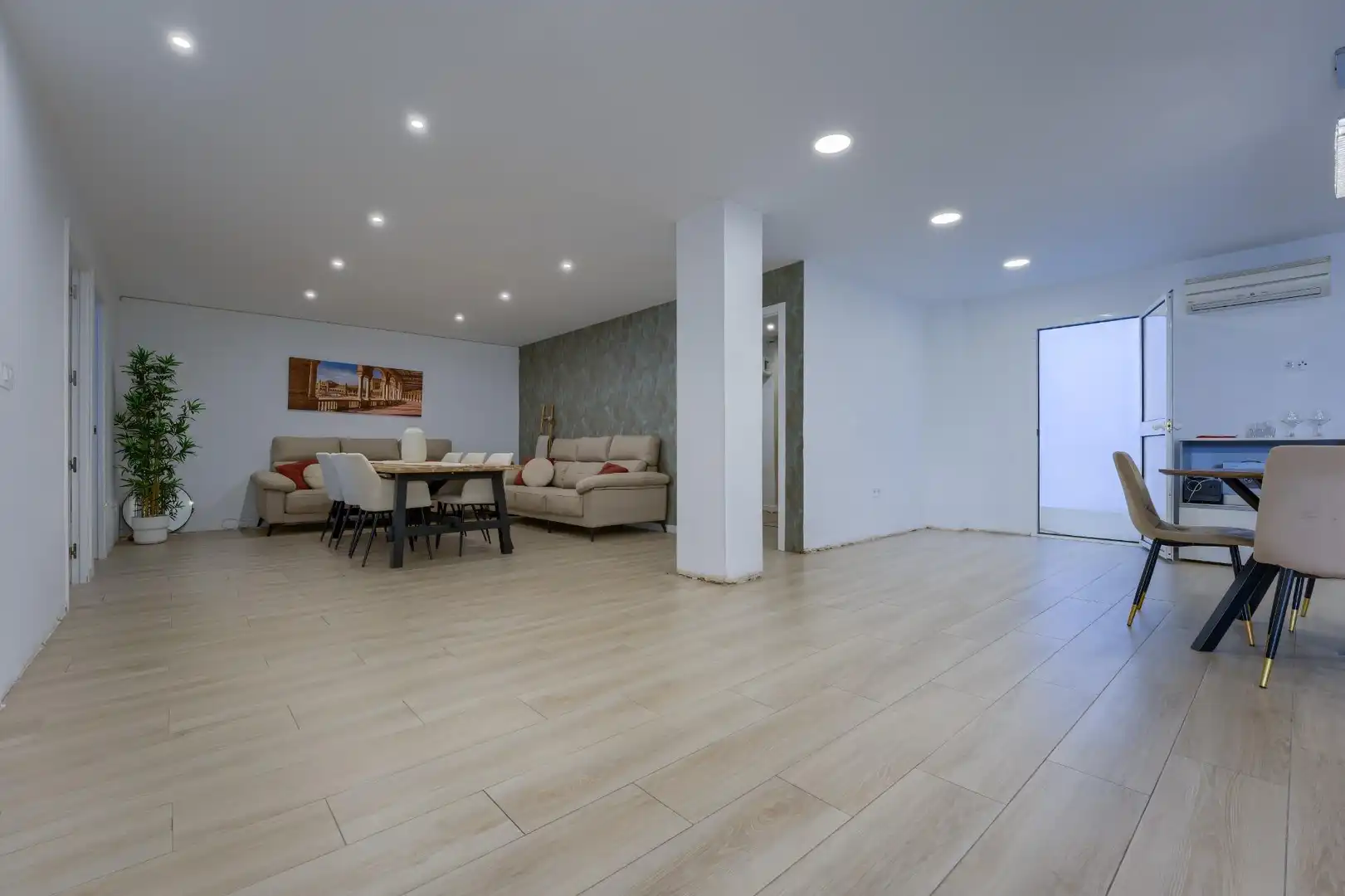 Houses for sale in Tomares  with Air Conditioner, Private garden and Terrace