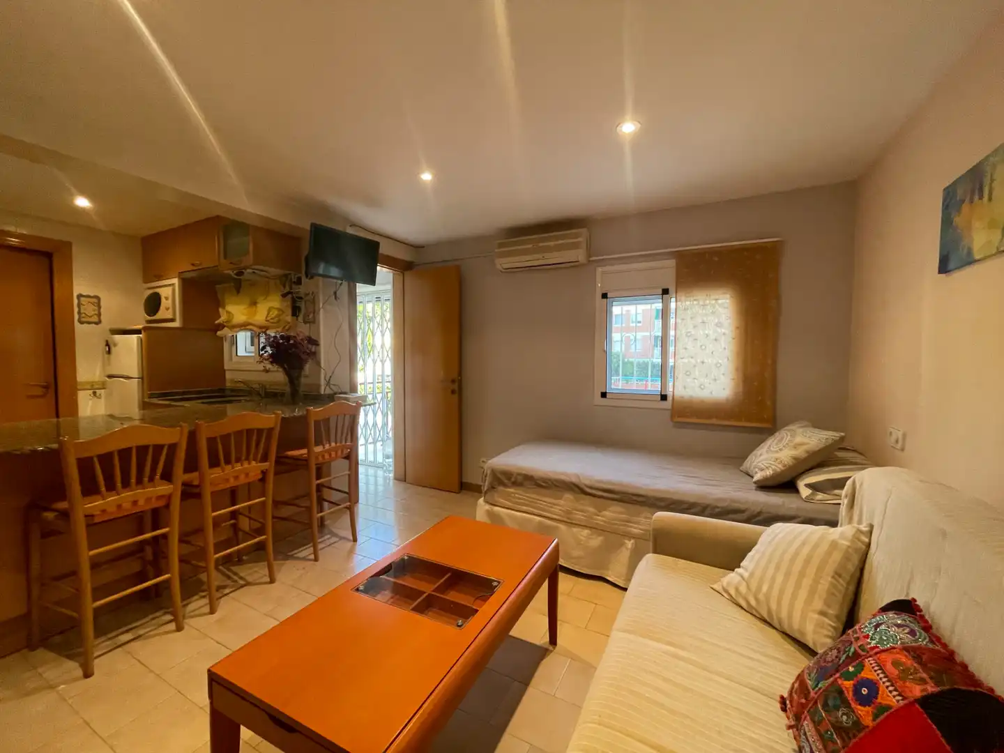 Living room of Flat for sale in Salou  with Air Conditioner, Heating and Furnished