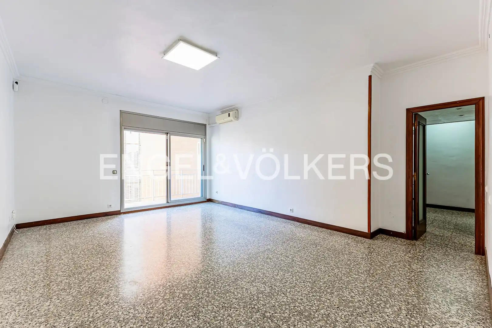 Vista exterior de Pis en venda en Barcelona amb Aire condicionat, Calefacció i Terrassa