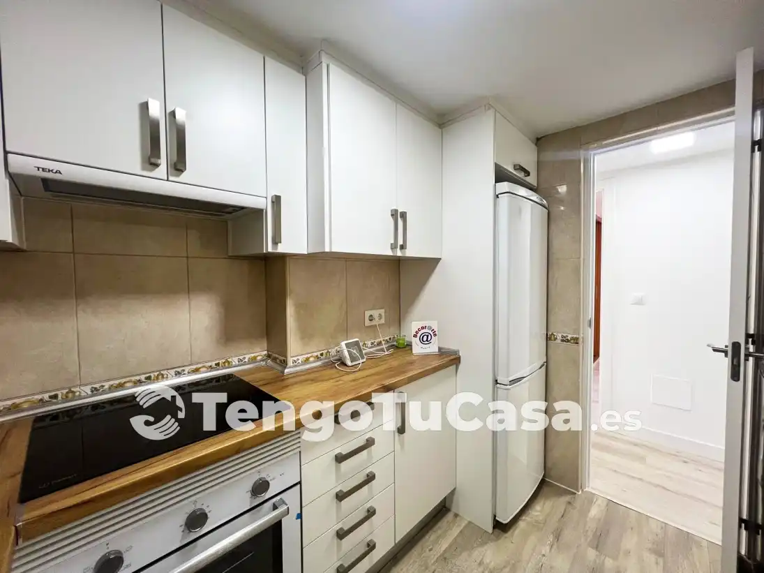 Kitchen of Flat for sale in Madrid  with Air Conditioner, Furnished and Oven