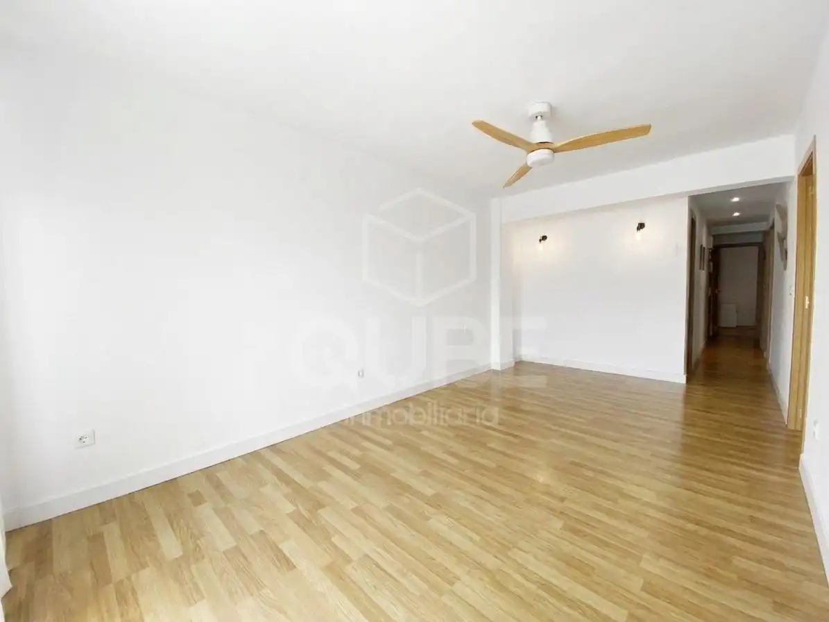 Piso con ascensor en venta en Pasaje Paseo de los Tilos, imagen 2