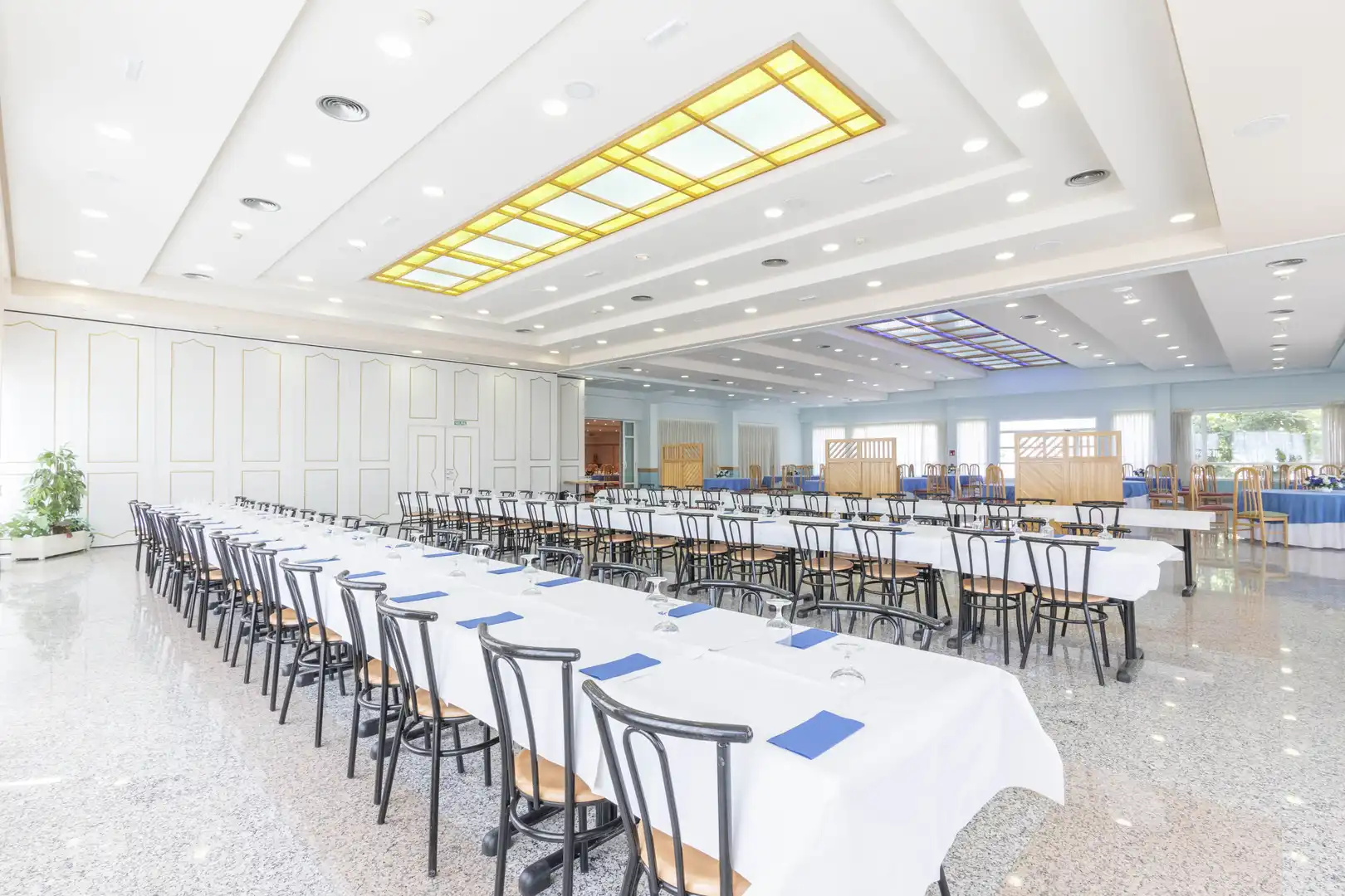 Comedor de Edificio en venta en Cavia