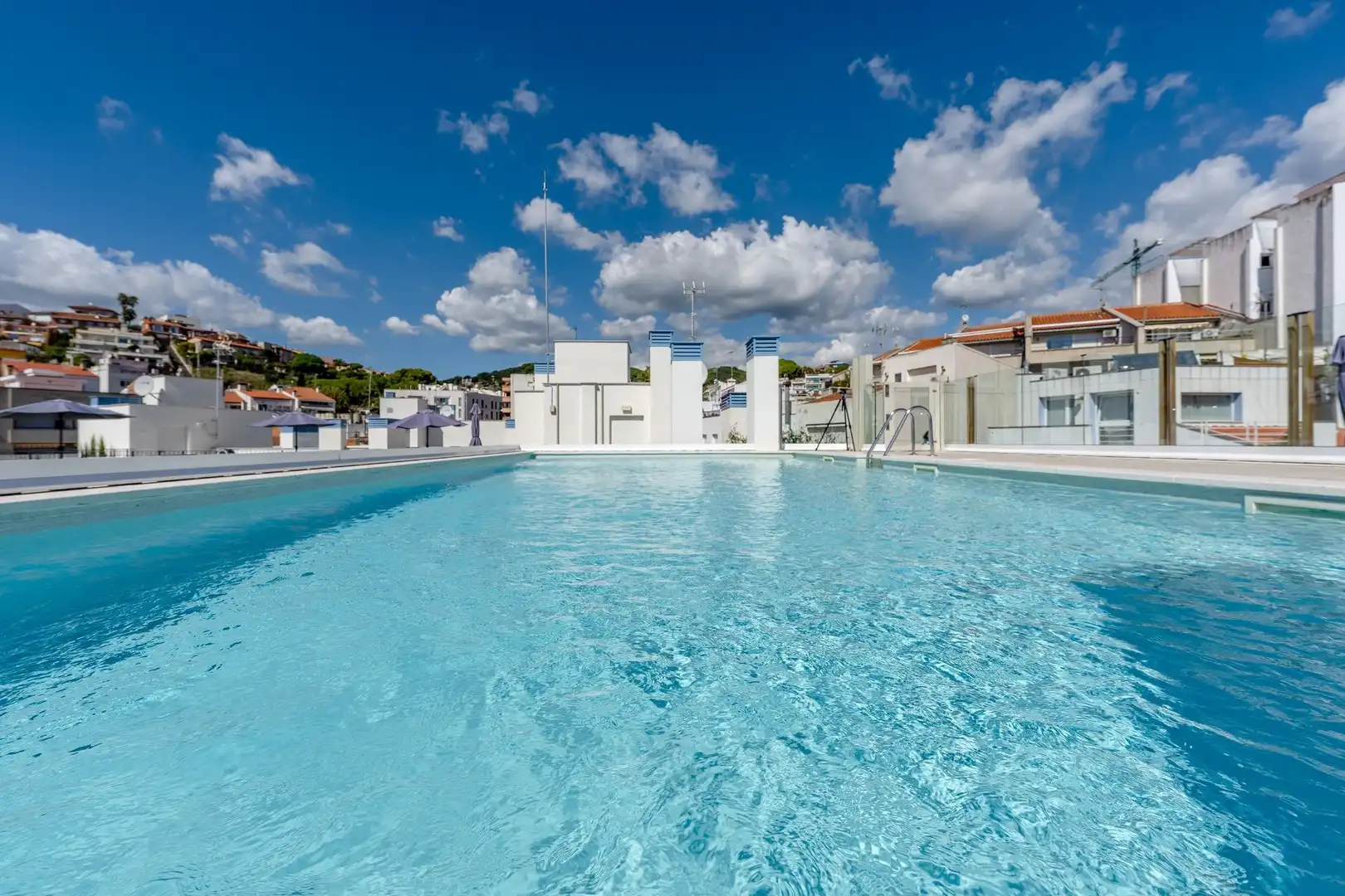 Swimming pool of Flat for rent in Sant Pol de Mar  with Air Conditioner, Heating and Terrace