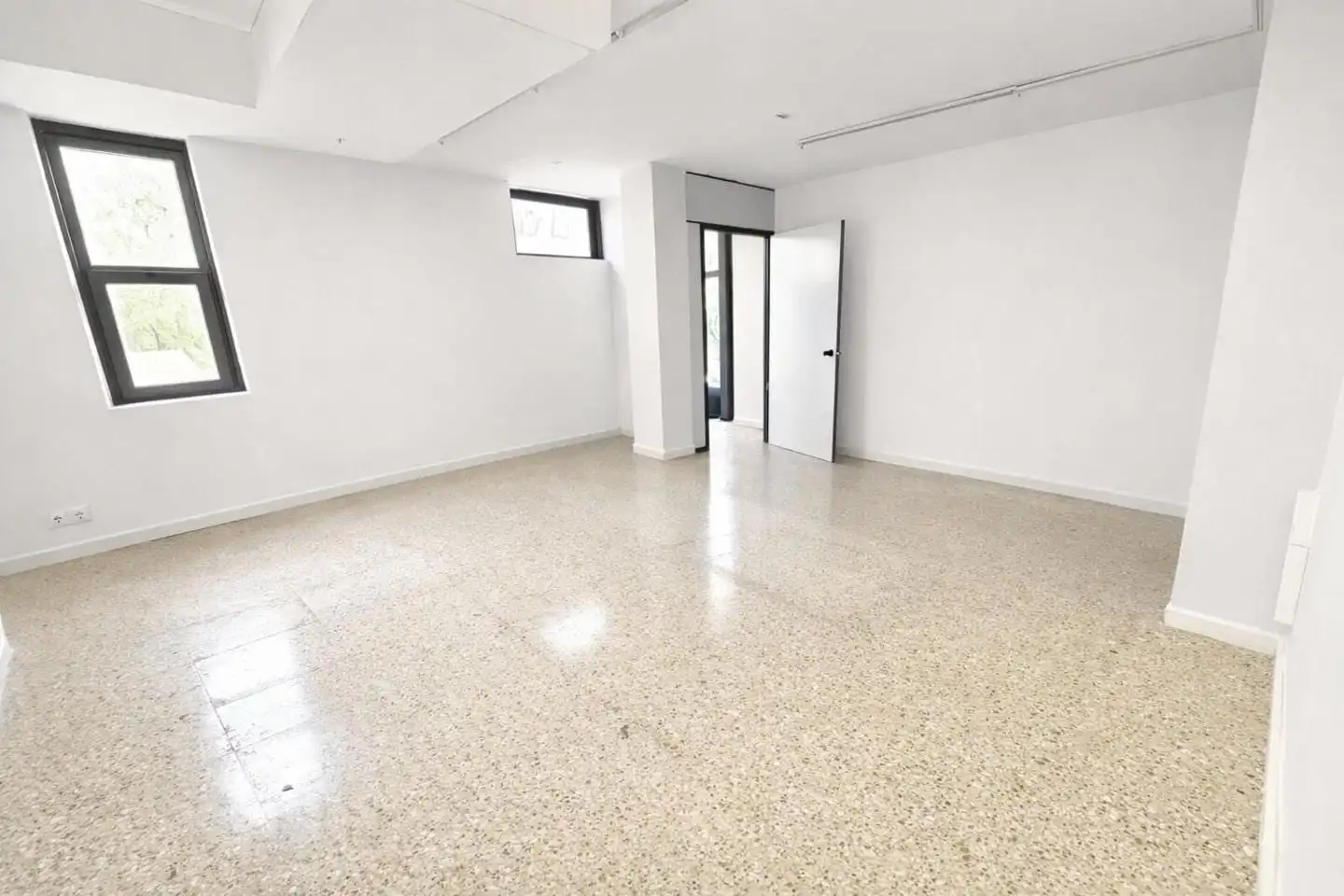 Gewerbefläche zur Miete in Carrer De Mestral, imagen 4