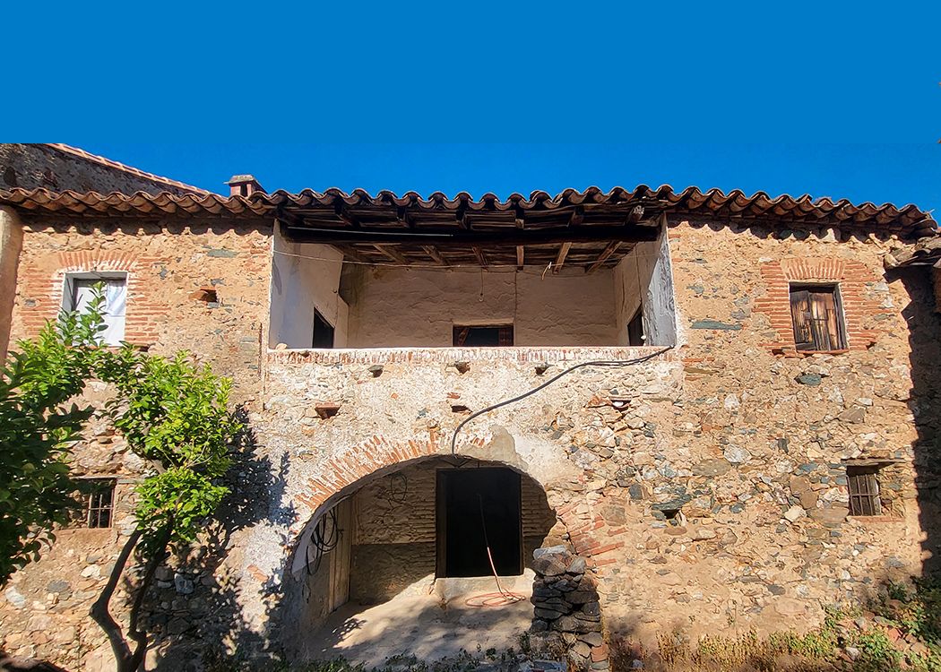 Exterior view of Single-family semi-detached for sale in Linares de la Sierra  with Private garden