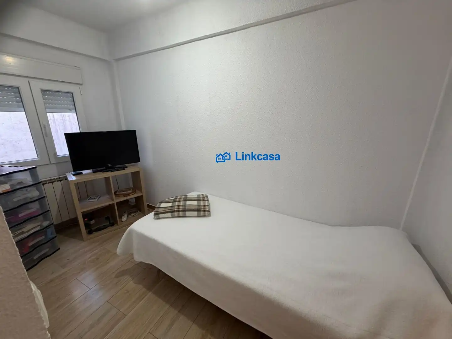 Habitación de Piso en venta en Madrid con Calefacción, Terraza y Balcón