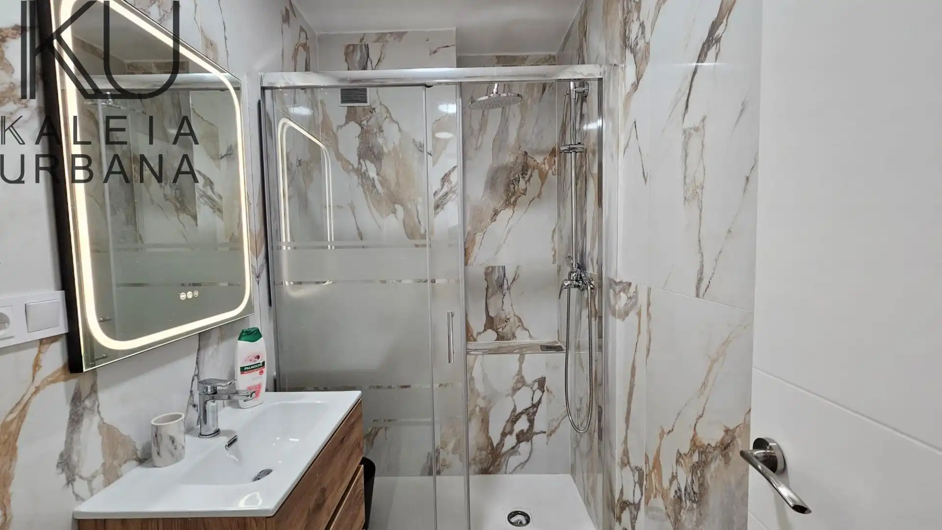 Baño de Ático en venta en Alicante / Alacant con Terraza