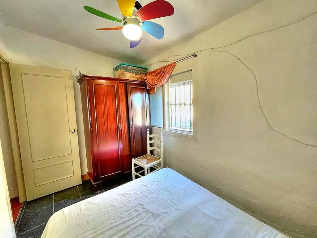 Habitación de Finca rústica en venta en Macharaviaya con Jardín privado, Terraza y Amueblado