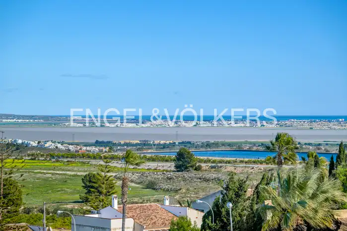 Finca rústica en venda en San Miguel de Salinas amb Aire condicionat, Calefacció i Jardí privat