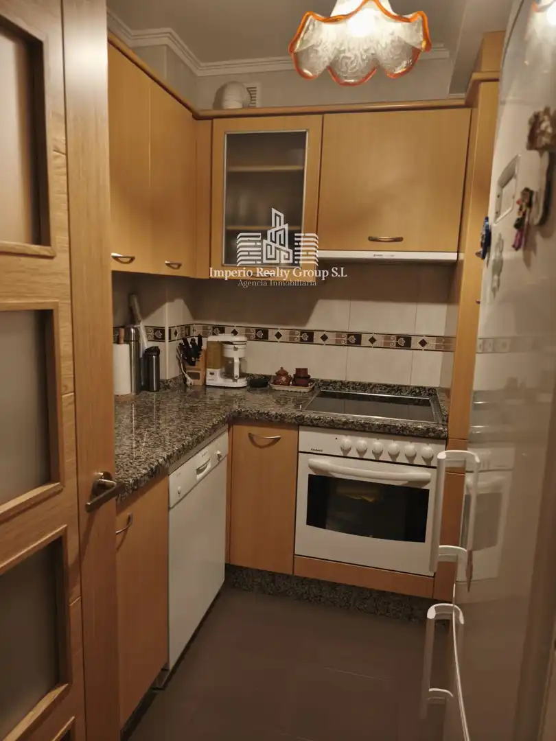 Küche von Wohnung zum Verkauf in San Martín del Rey Aurelio mit Abstellraum und Möbliert