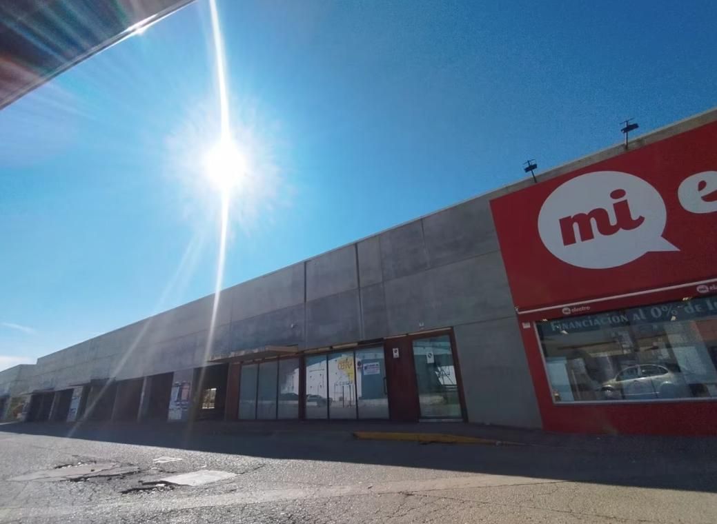 Vista exterior de Local en venda en Valdepeñas