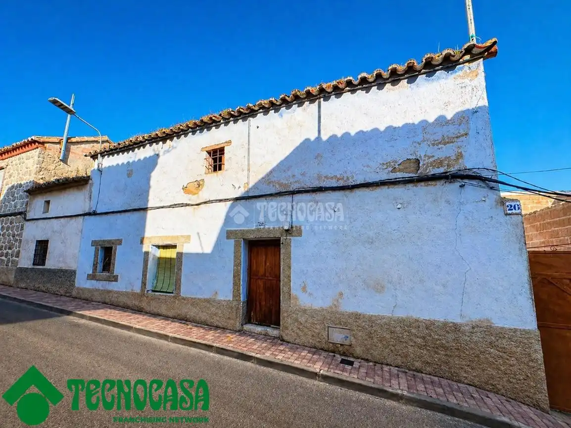 Vista exterior de Casa adosada en venda en Menasalbas