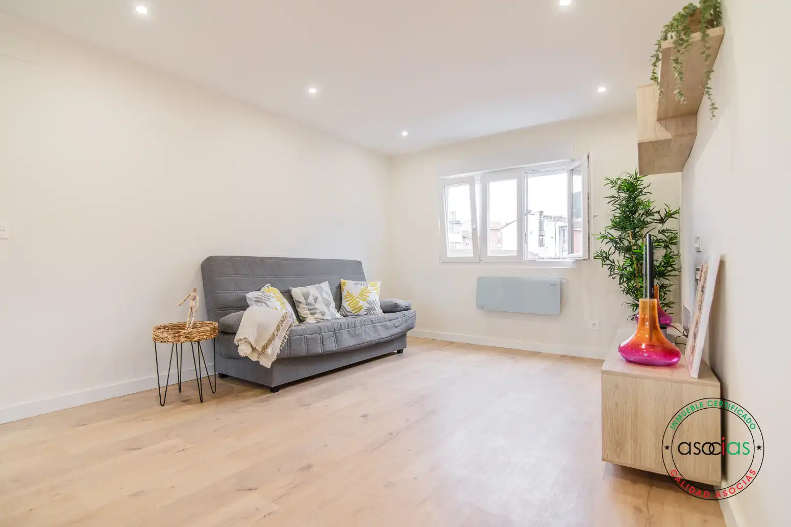 Living room of Flat for sale in Corvera de Asturias  with Heating, Private garden and Furnished