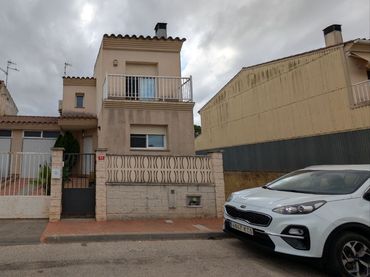 Maison jumelée avec jardin à vendre à Avinguda catalunya 51