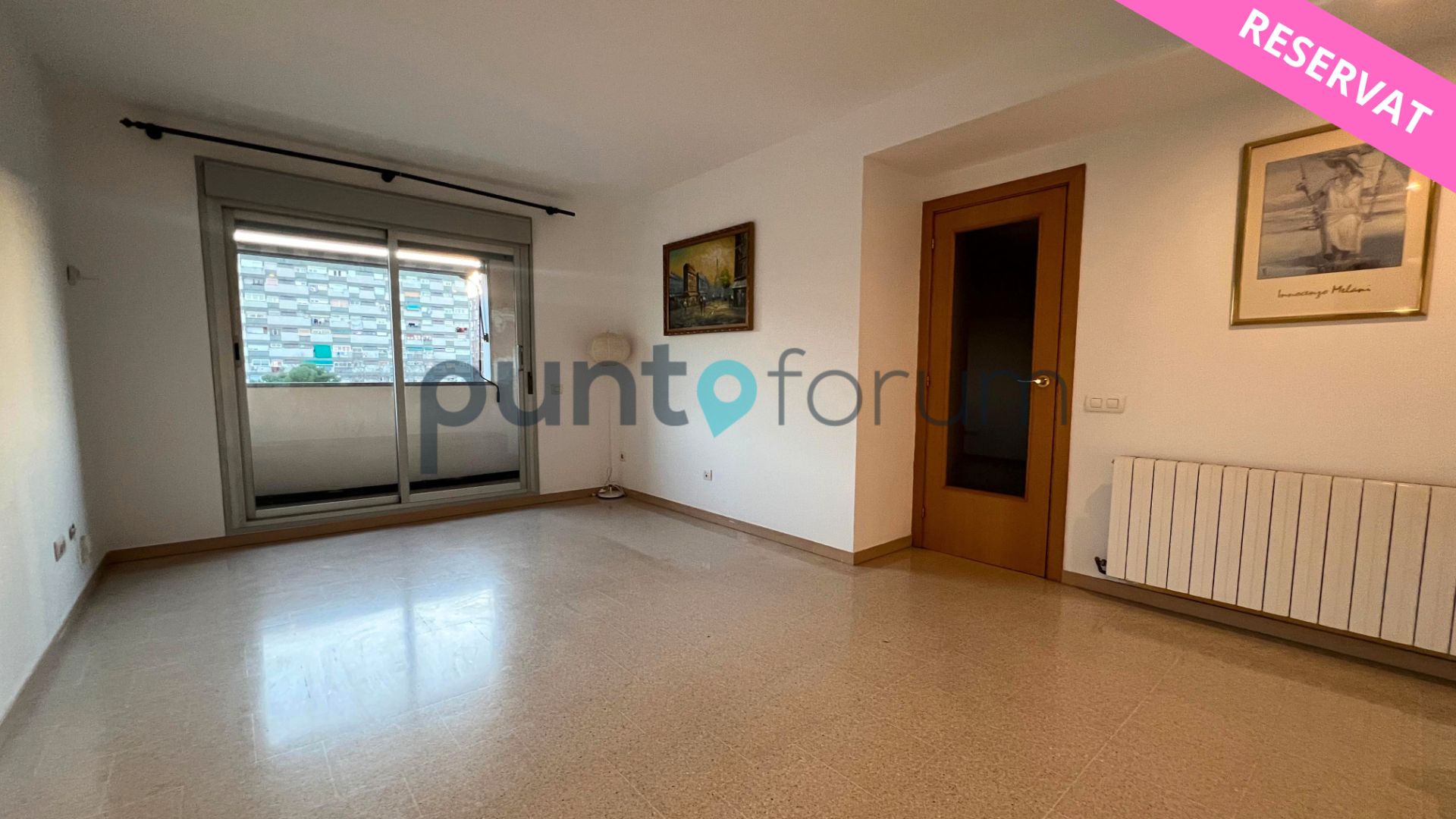 Sala d'estar de Pis en venda en  Barcelona Capital amb Calefacció, Parquet i Forn