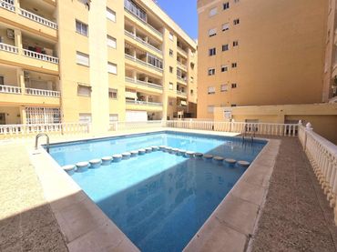 Apartment mit Pool zum Verkauf in Parque de las Naciones - Torrevieja Centro