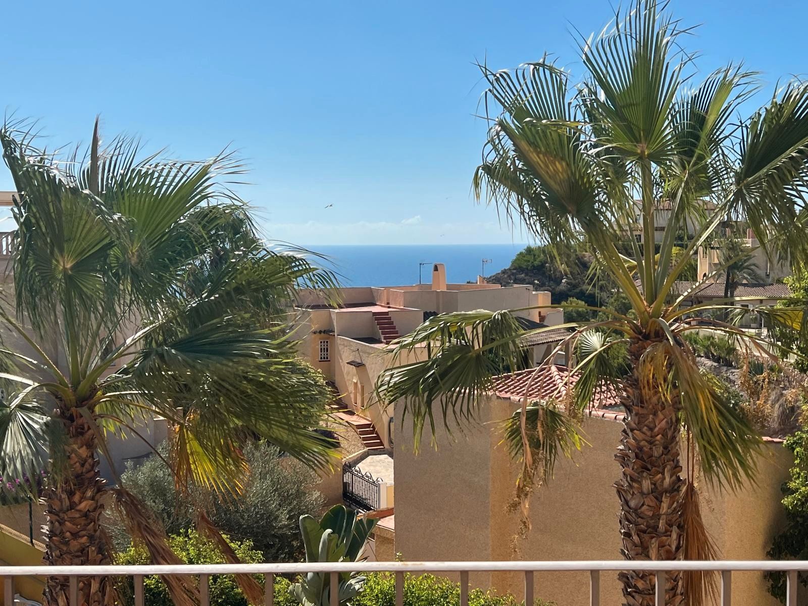 Vista exterior de Apartament en venda en Águilas amb Terrassa i Piscina comunitària