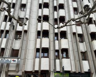 Vista exterior de Pis en venda en León Capital  amb Calefacció i Terrassa